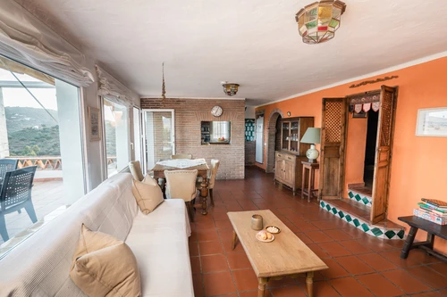 Holiday house in Frigiliana for an active family. Rental apartments in family villa in Andalusia. Family active holidays in Frigiliana with mild sports and culture learning